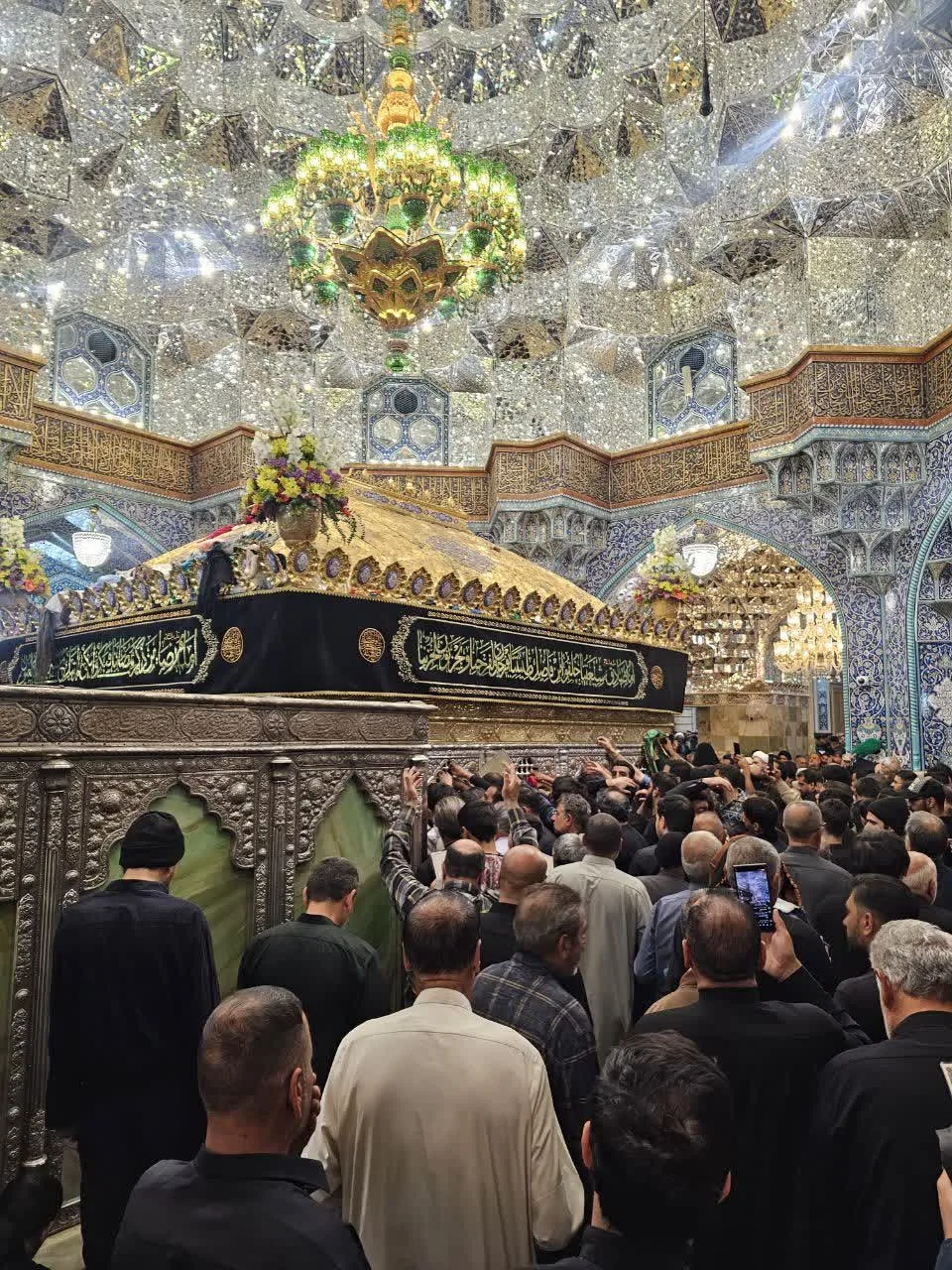 خادمی در چایخانه