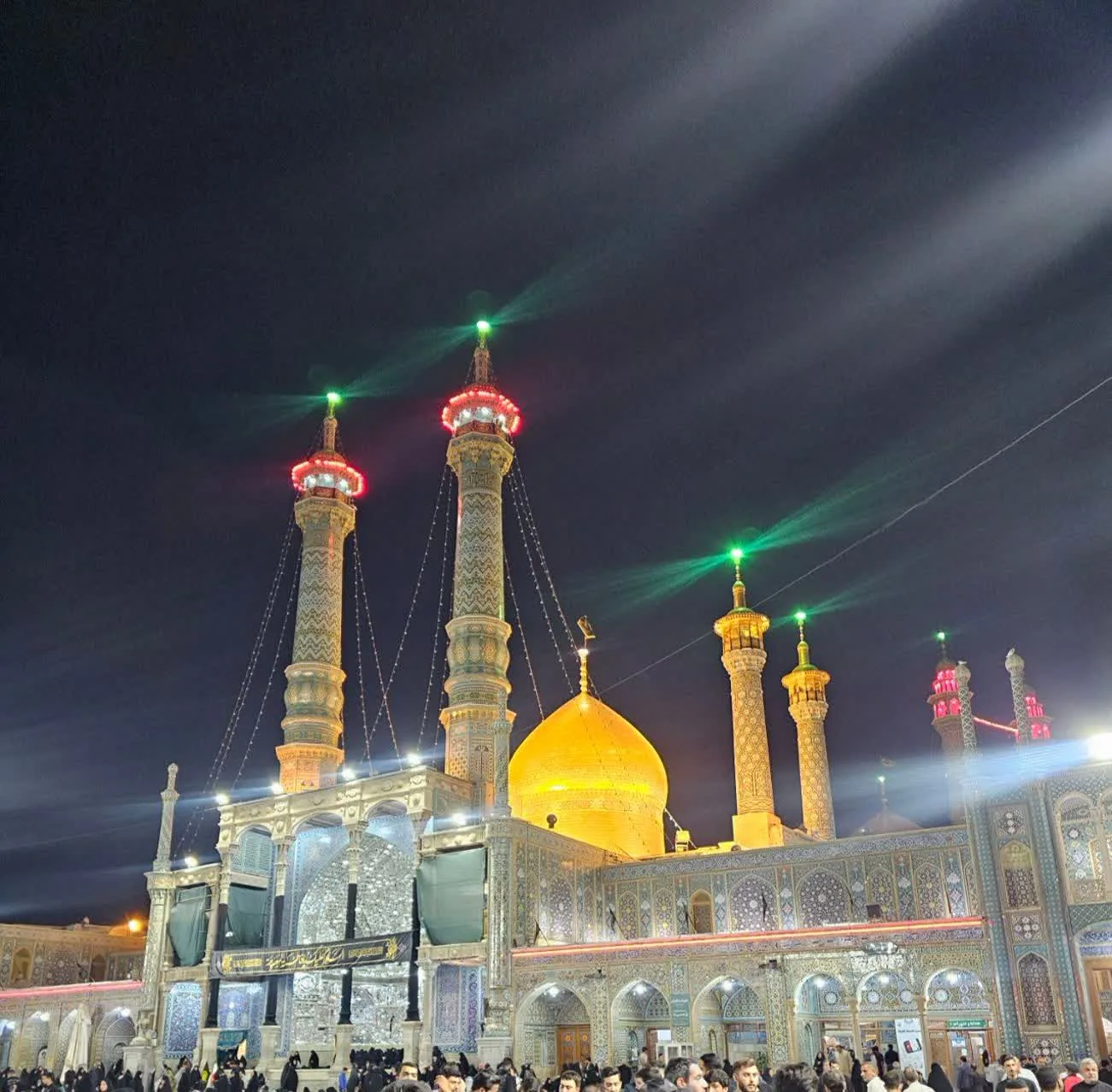 خادمی در چایخانه