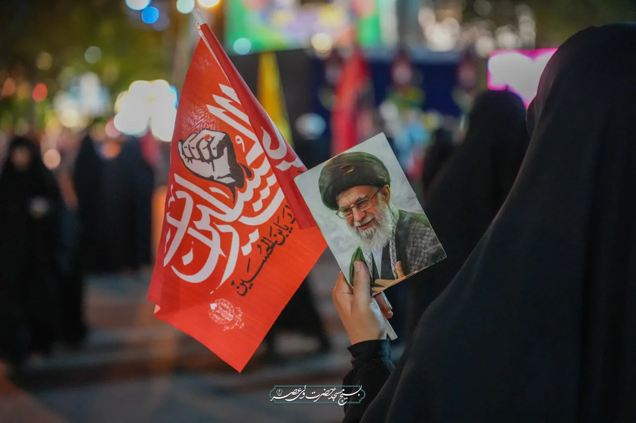 🔹 گرد هم آمدیم و به هم پیوستیم؛ همچون دریایی عظیم و توانمند.