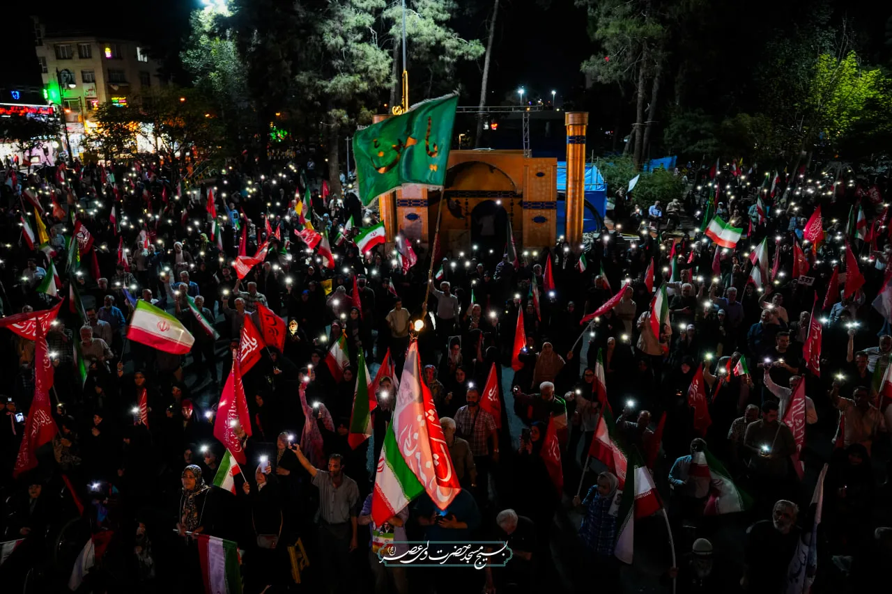 🔶 آنگاه که دست‌ها در هم گره می‌خورند، هیچ طوفانی توان گسستن آن‌ها را ندارد.