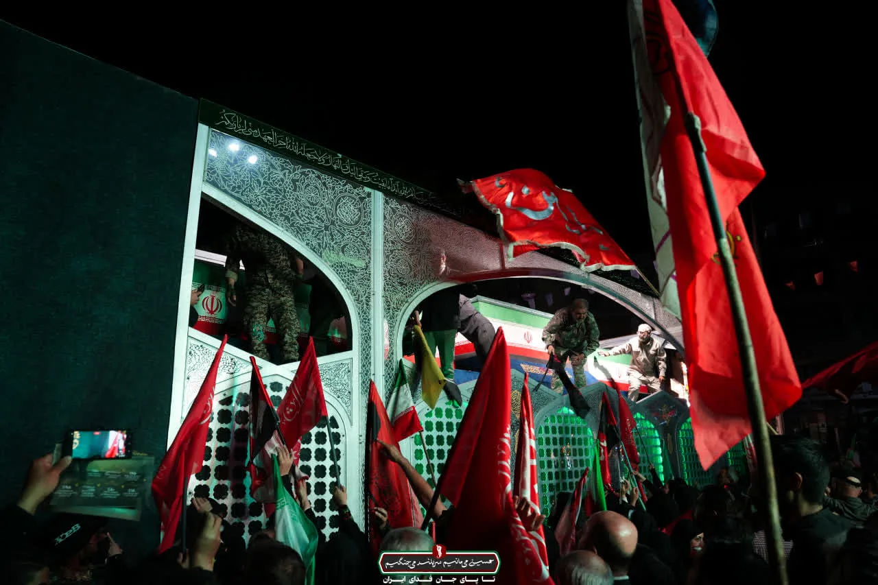 تابوت مطهر حضرت آیت الله سید علی حسینی خامنه ای
