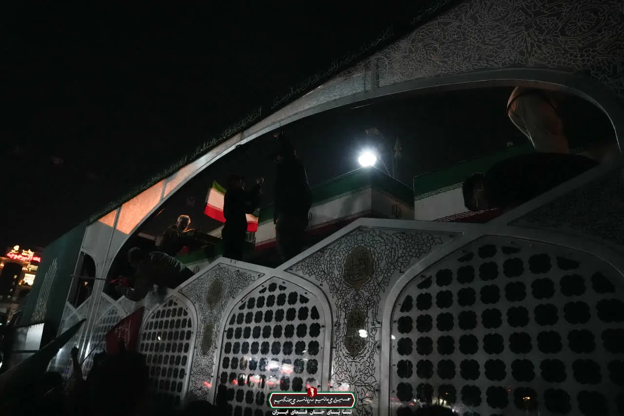 تابوت مطهر حضرت آیت الله سید علی حسینی خامنه ای