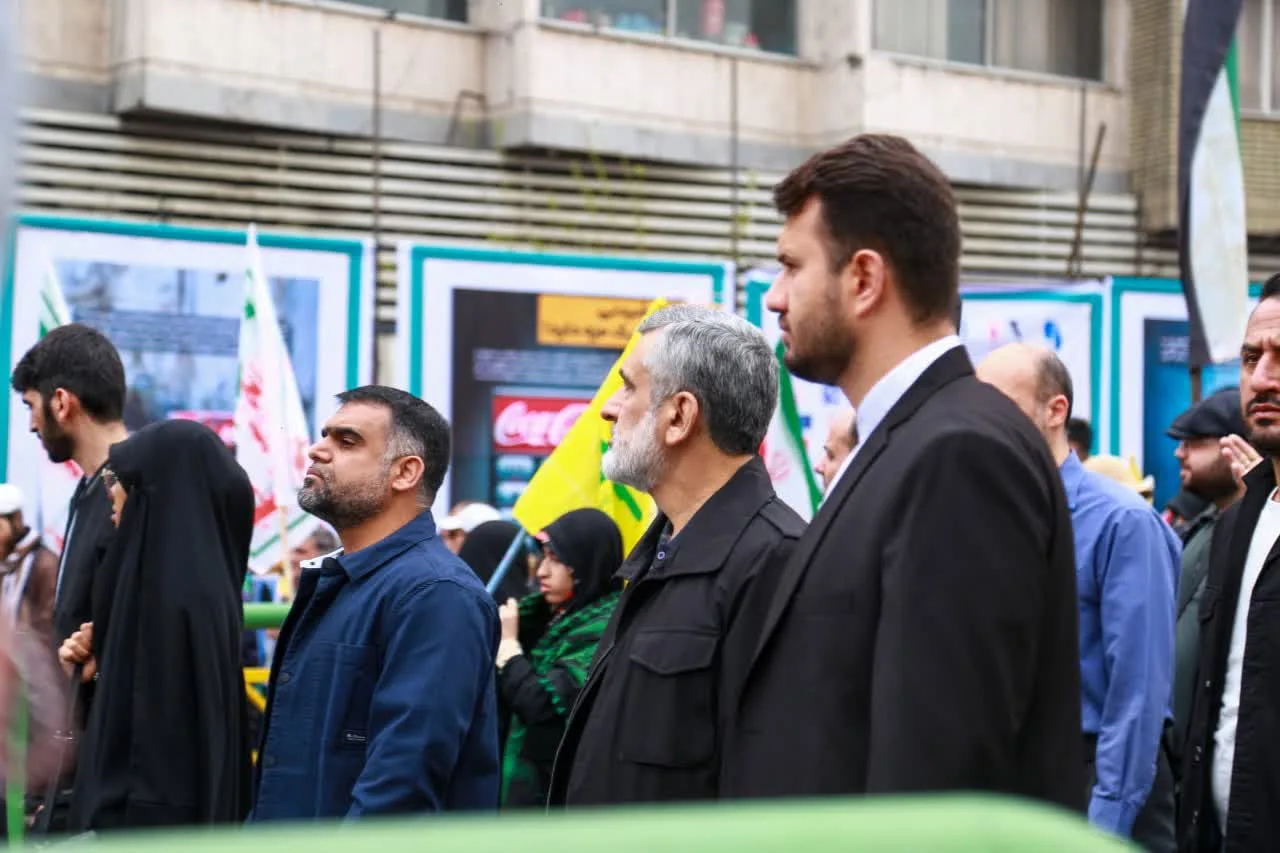 🔻روزقدس روزی است که با ابتکار هوشمندانه امام خمینی همچون حلقه‌ی وصلی برای هم‌صدایی مسلمانان درباره‌ی قدس شریف و فلسطین مظلوم تعیین شد.