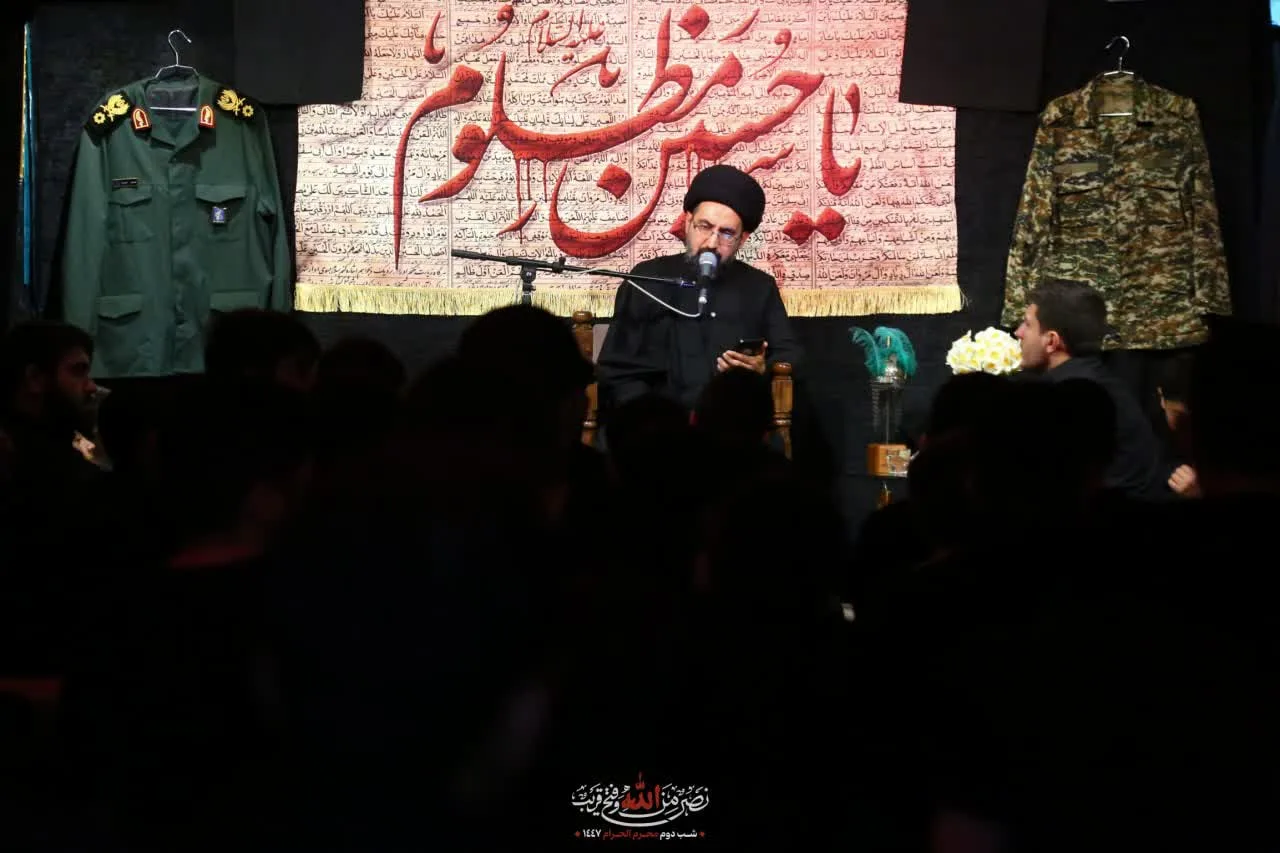 روضه / در هیئتی که دغدغه مبارزه با اسرائیل نباشد،  شمر هم  سینه میزند.
