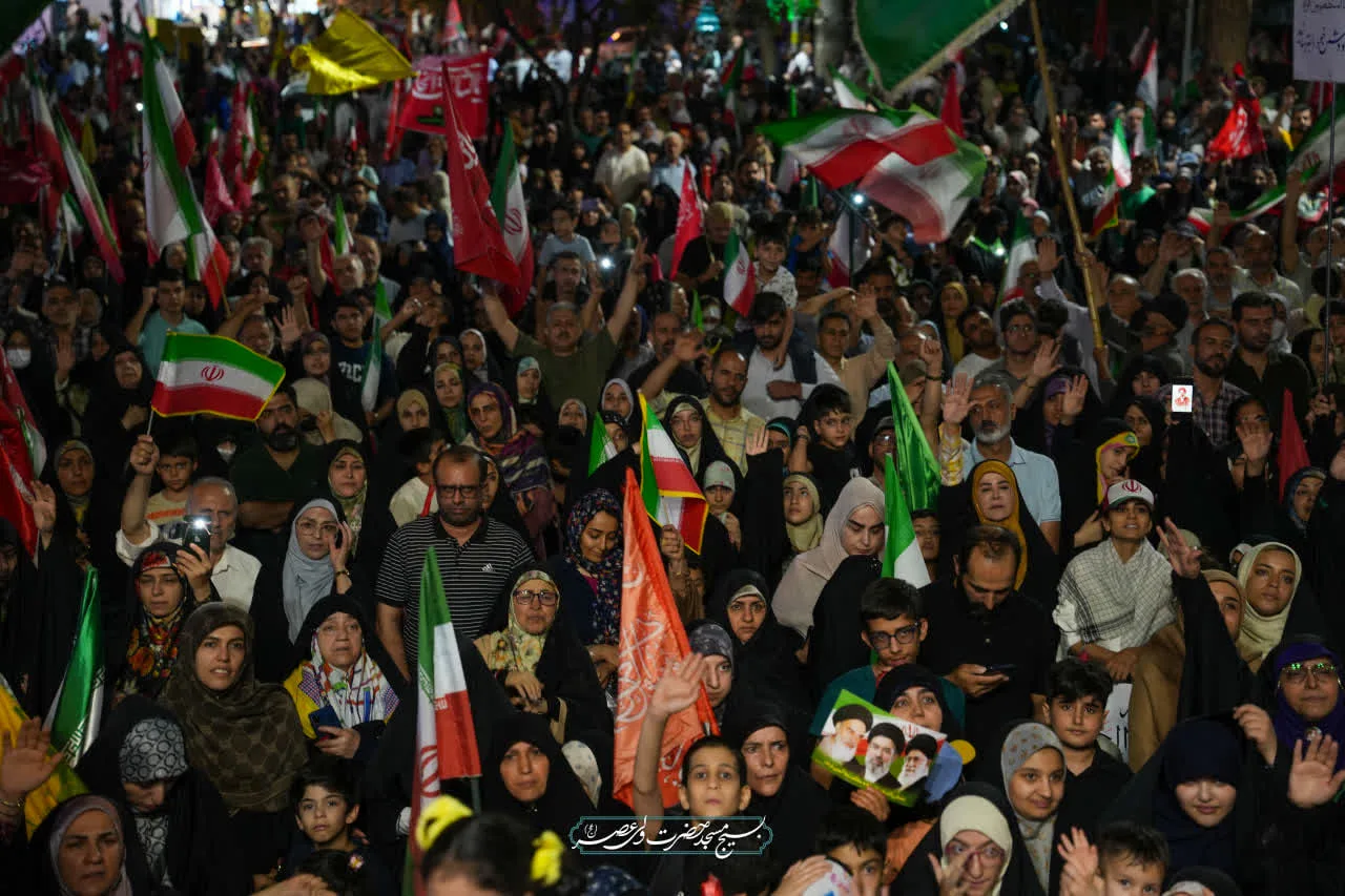 امروز خیابان‌ها شاهد حضور مردمی هستند که ایستادگی را معنا کردند.