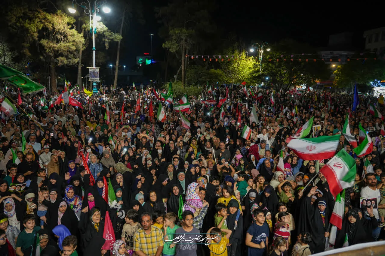 امروز خیابان‌ها شاهد حضور مردمی هستند که ایستادگی را معنا کردند.