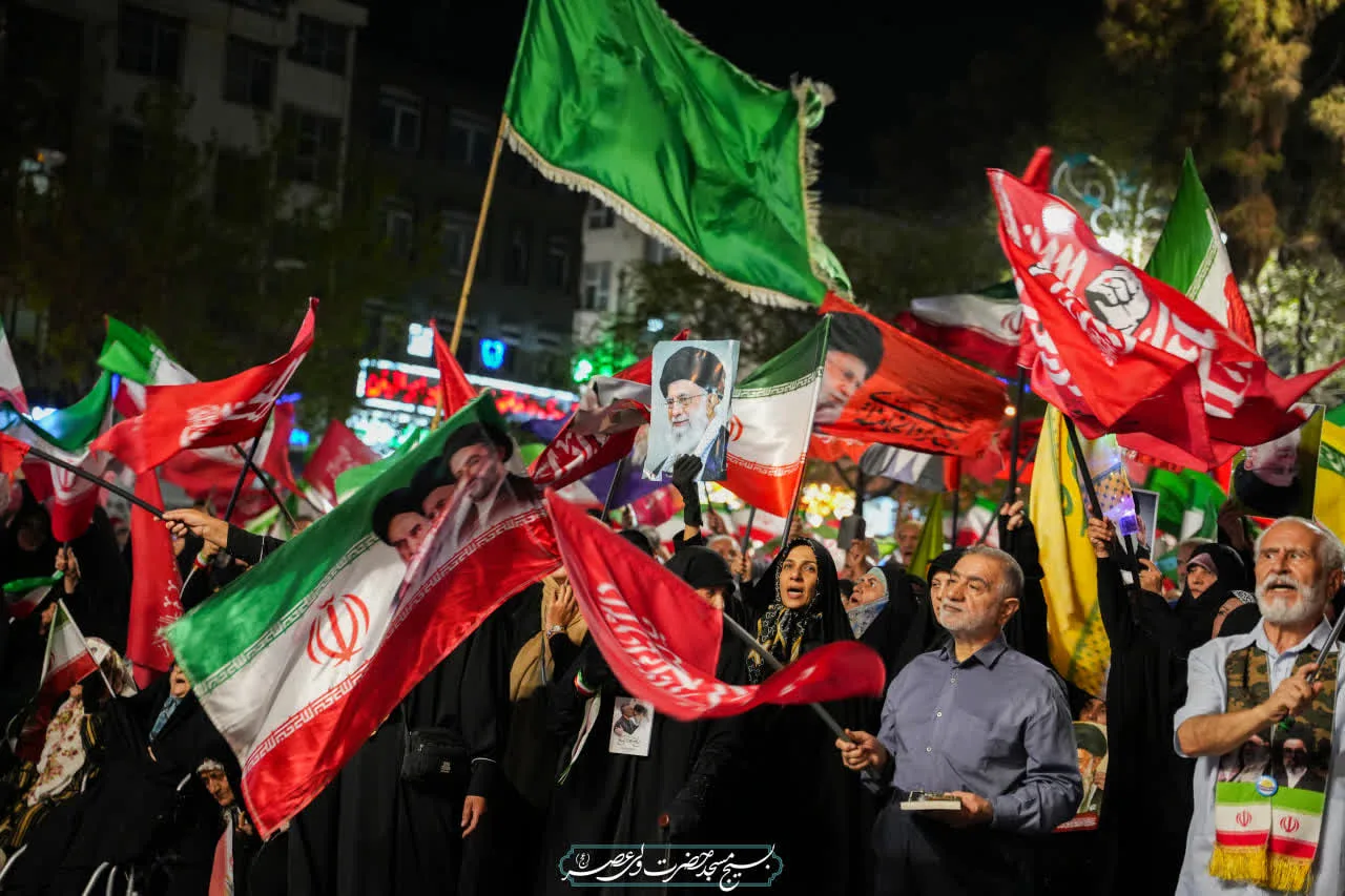 ما بادست های گره کرده می گویم  الله اکبر✊