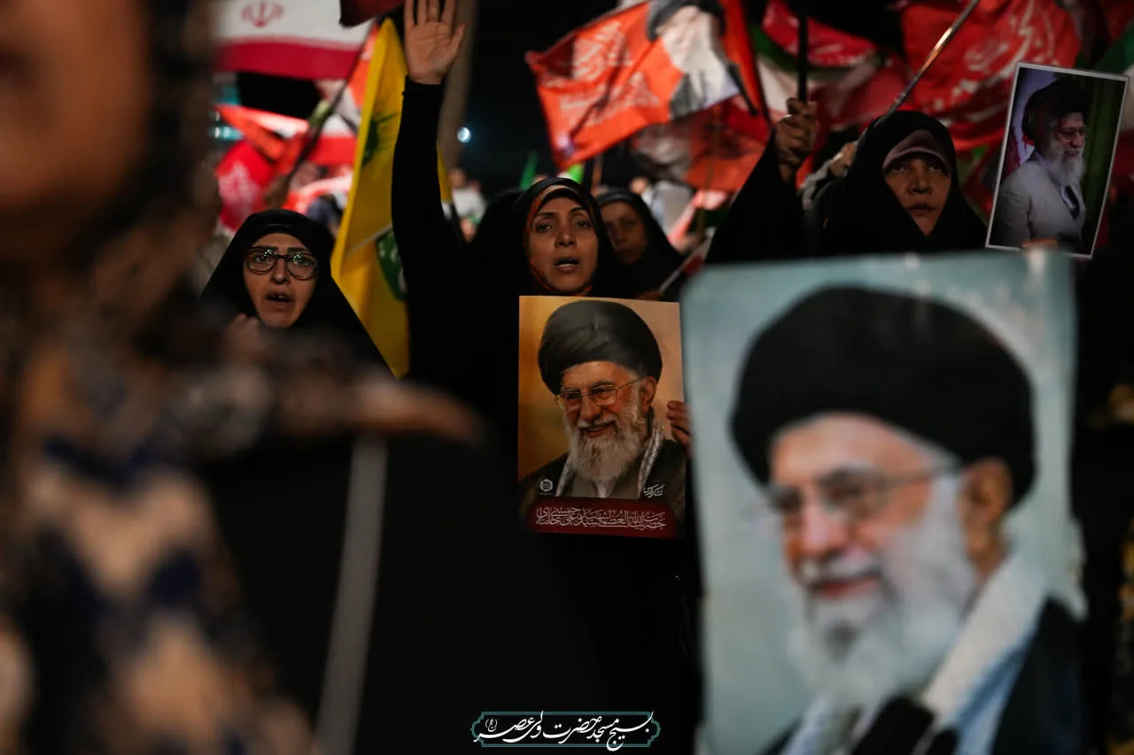 ما بادست های گره کرده می گویم  الله اکبر✊