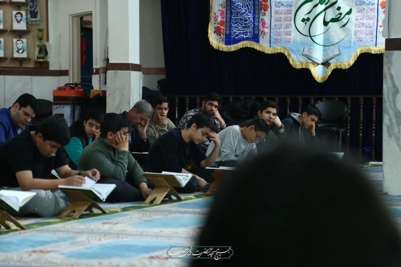 محفل انس با قرآن کریم در ماه نزول  قرآن