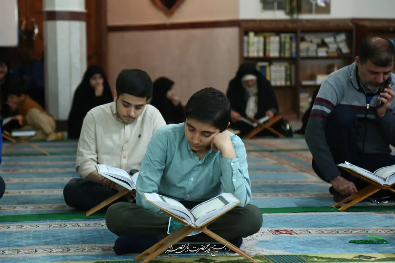 محفل انس با قرآن کریم در ماه نزول  قرآن