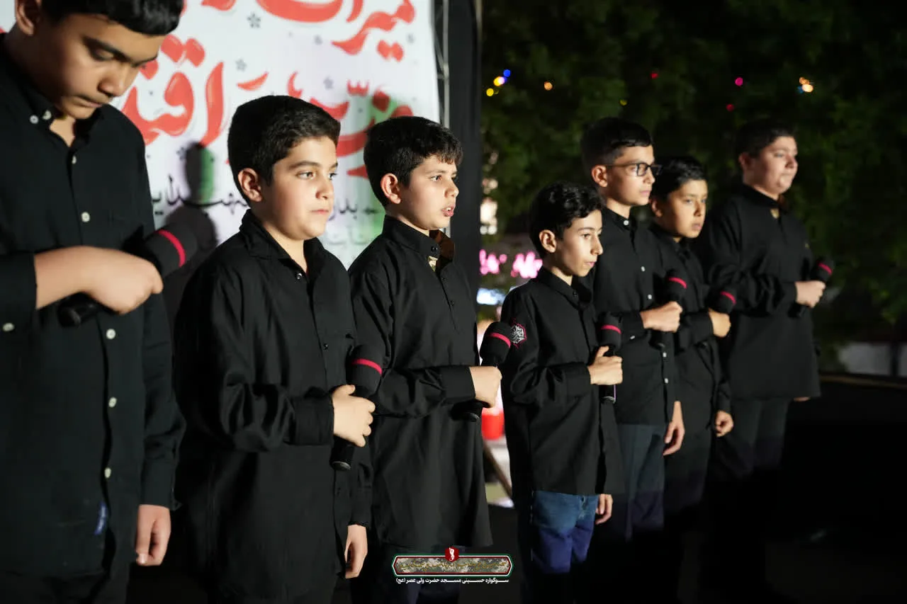 این وطن ایران است که  به امام زمان خودش اقتدا کرده