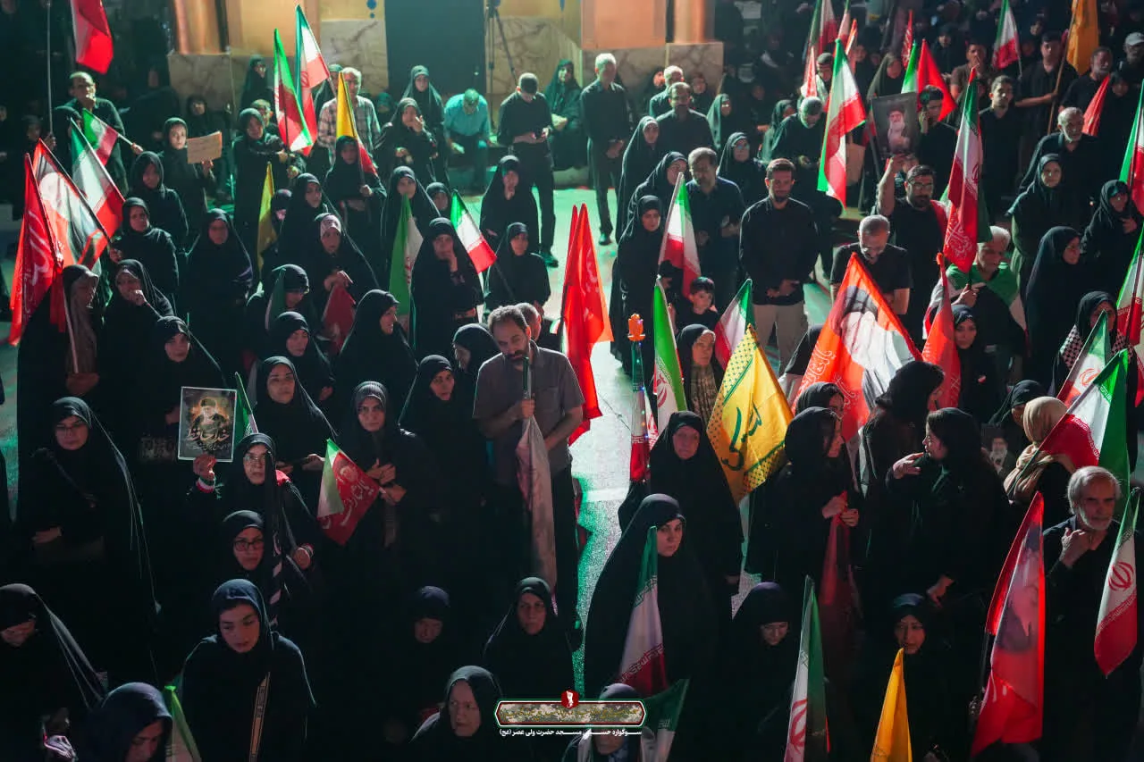 این وطن ایران است که  به امام زمان خودش اقتدا کرده