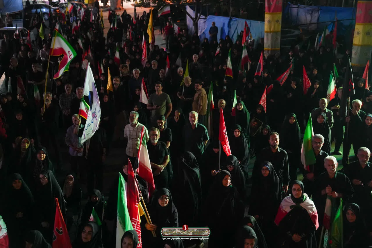 این وطن ایران است که  به امام زمان خودش اقتدا کرده